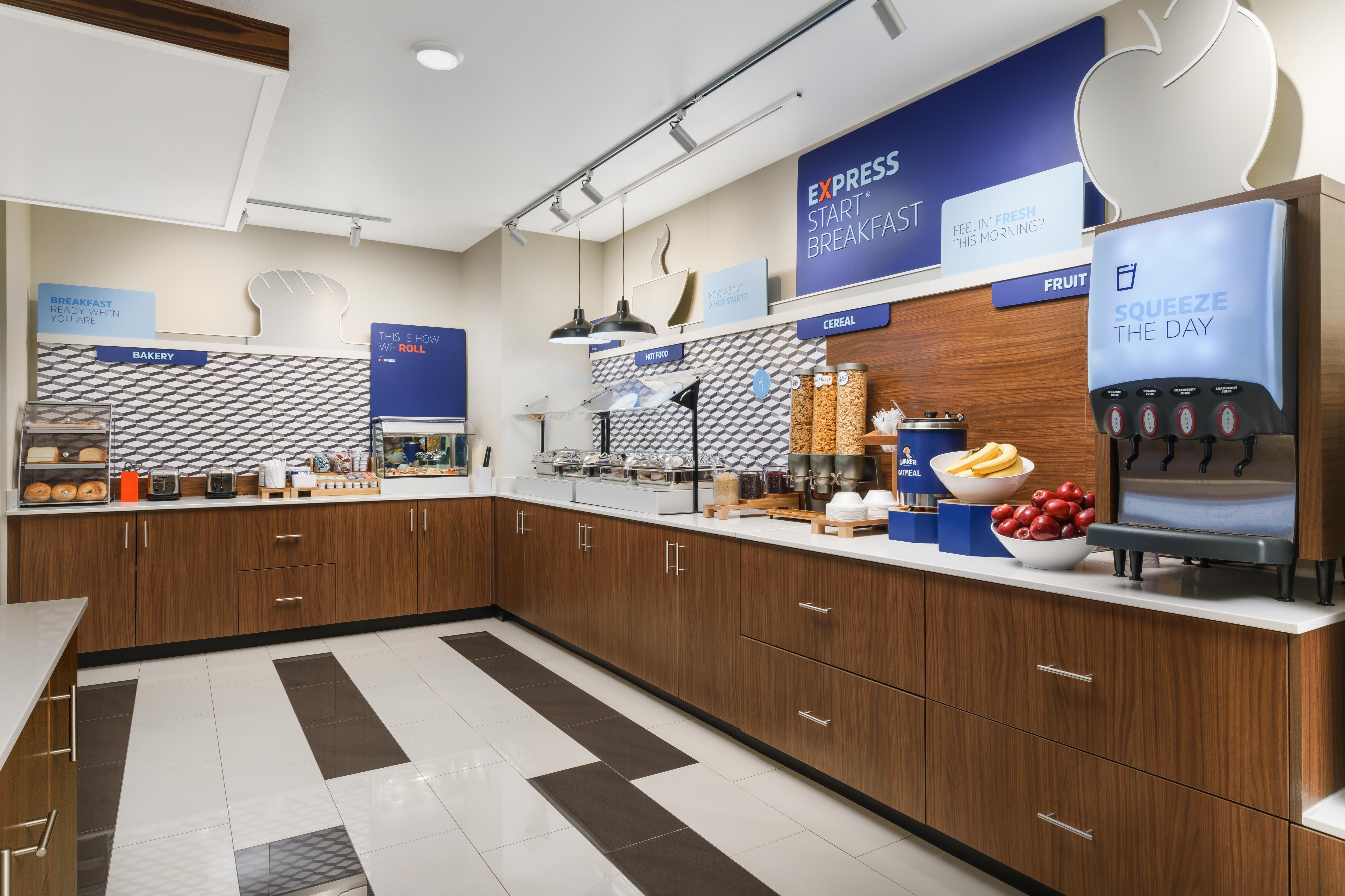 Holiday Inn Express & Suites Oakhurst-Yosemite Park Area By Ihg Bagian luar foto