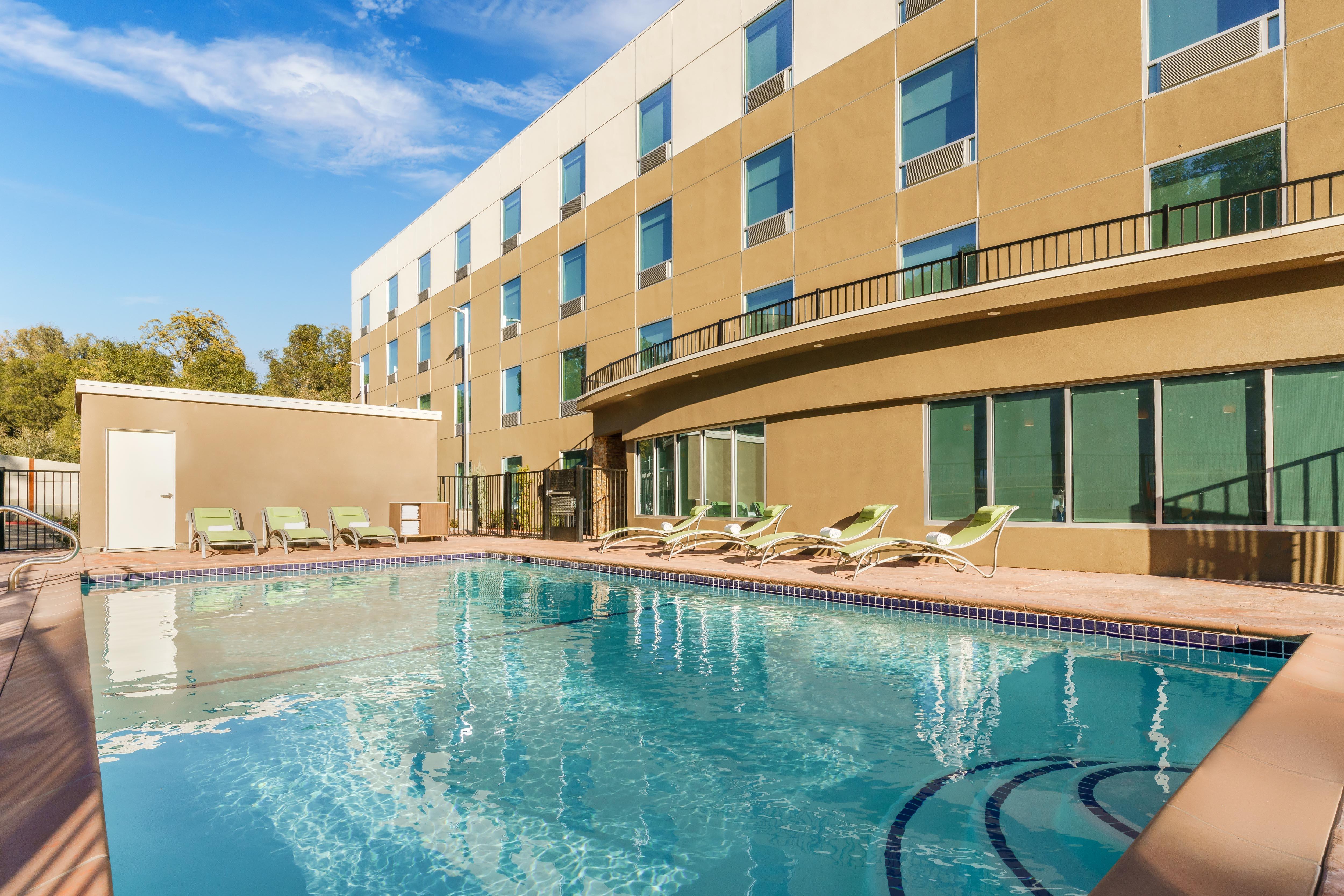Holiday Inn Express & Suites Oakhurst-Yosemite Park Area By Ihg Bagian luar foto