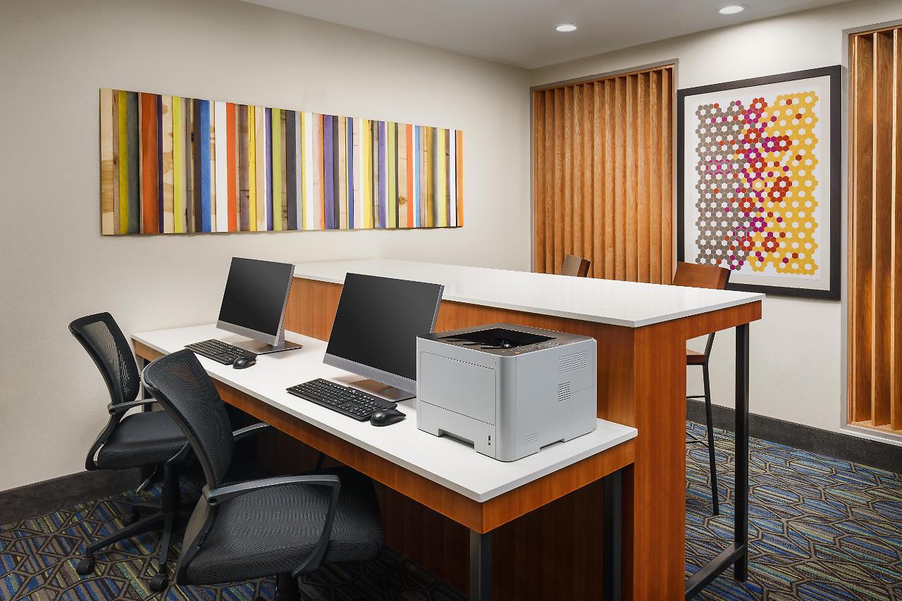 Holiday Inn Express & Suites Oakhurst-Yosemite Park Area By Ihg Bagian luar foto